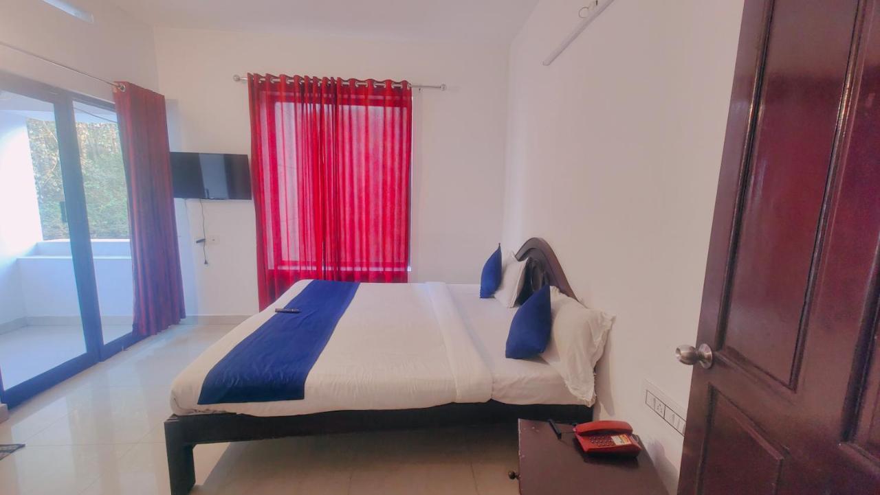 Lumino Karthika Hotel Munnar Bagian luar foto